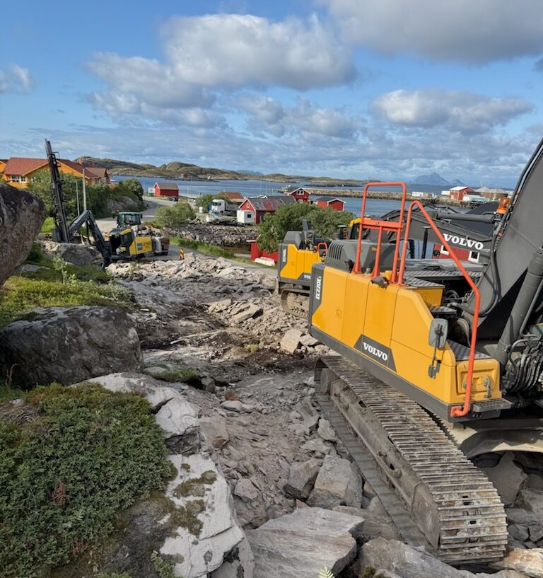 Veiarbeid utført av Onøy Maskinstasjon